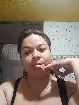 Snapshot of Amalia-sm chatting on 10-08-25, 01:45 Amalia-sm online show from 10-08-25, 01:45