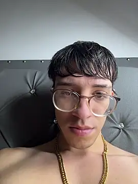 arthurdavies online show from 10-31-25, 04:09