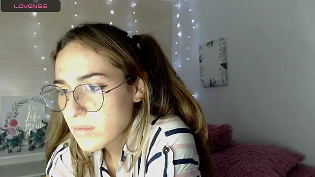 kat desiree online show from 11-21-25, 06:01