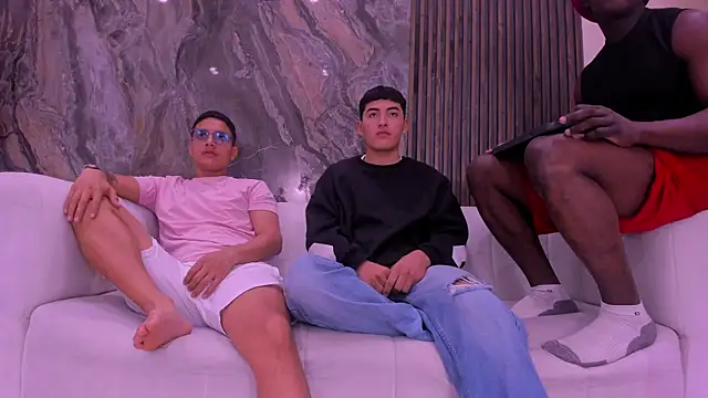 Snapshot of axel_vega chatting on 12-01-25, 01:45 axel vega online show from 12-01-25, 01:45