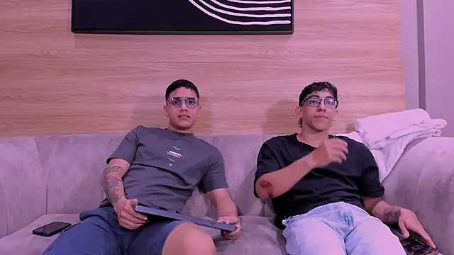 Snapshot of axel_vega chatting on 02-21-26, 08:00 axel vega online show from 02-21-26, 08:00