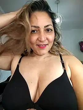 Lunita86 online show from 01-16-26, 10:47