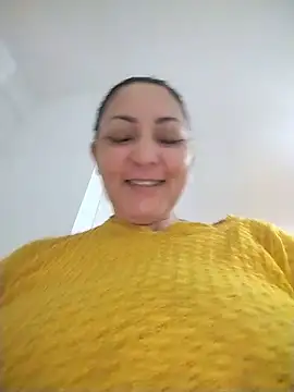 Snapshot of Lunita86 chatting on 06-07-26, 03:39 Lunita86 online show from 06-07-26, 03:39