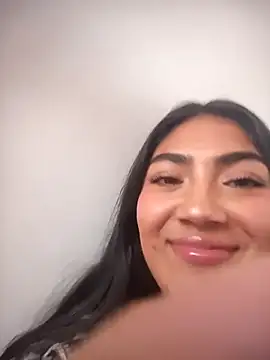 Snapshot of Violettabloom_ chatting on 10-22-25, 07:13 Violettabloom online show from 10-22-25, 07:13