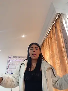 Snapshot of Violettabloom_ chatting on 10-21-25, 09:03 Violettabloom online show from 10-21-25, 09:03