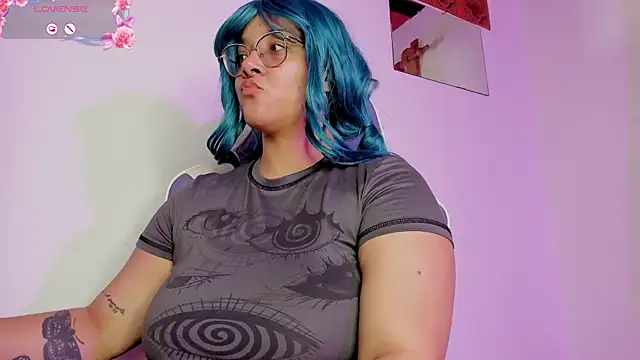 Snapshot of Lilithh_Kuro chatting on 02-14-26, 12:44 Lilithh Kuro online show from 02-14-26, 12:44