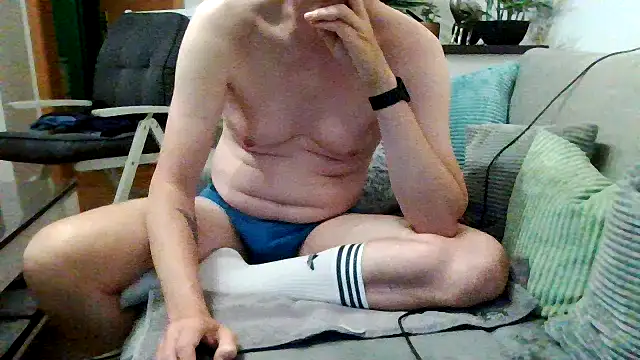 Snapshot of pup_benji chatting on 05-13-26, 02:40 pup benji online show from 05-13-26, 02:40