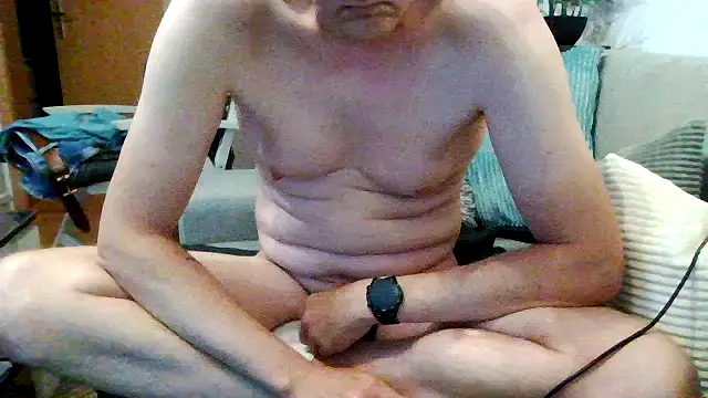 Snapshot of pup_benji chatting on 05-10-26, 04:27 pup benji online show from 05-10-26, 04:27