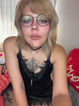 Snapshot of BunvvieOf chatting on 03-11-26, 02:55 BunvvieOf online show from 03-11-26, 02:55