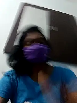 honeyqueen143 online show from 12-04-25, 05:23