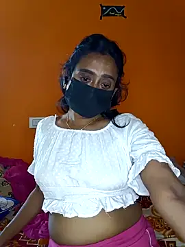 honeyqueen143 online show from 09-26-25, 04:41
