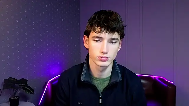 Max Foks online show from 12-23-25, 10:47