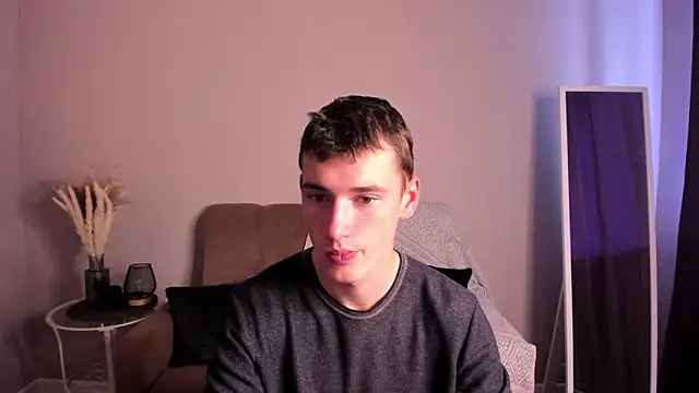 Max Foks online show from 09-24-25, 05:47