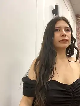 Snapshot of Valerie_Ohara chatting on 10-06-25, 04:24 Valerie Ohara online show from 10-06-25, 04:24