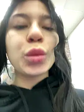 Snapshot of Valerie_Ohara chatting on 09-25-25, 05:35 Valerie Ohara online show from 09-25-25, 05:35