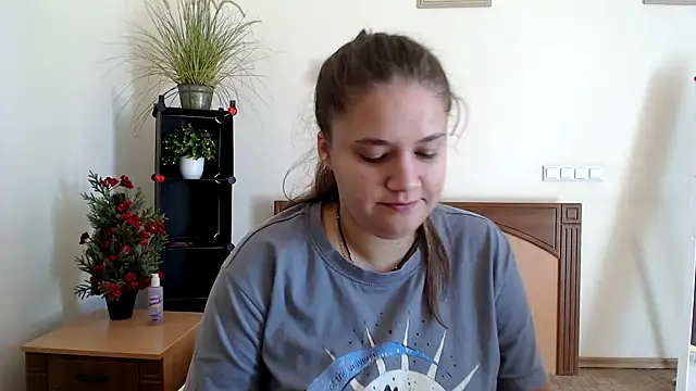 Nensi-Bern online show from 09-19-25, 08:29