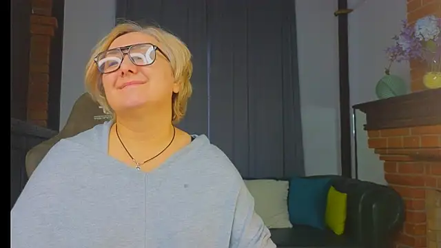 Marta Wils online show from 11-07-25, 04:28