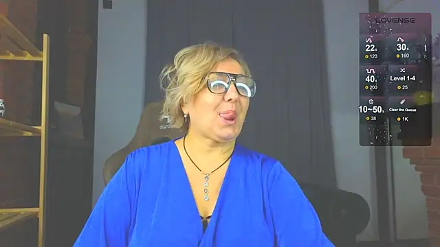 Marta Wils online show from 11-25-25, 02:45