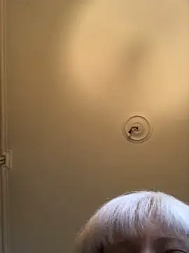 Snapshot of juliaoneandonly chatting on 10-02-25, 10:40 juliaoneandonly online show from 10-02-25, 10:40