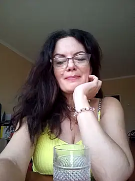 ValeriaLove43211 online show from 09-28-25, 03:52