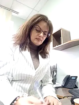 ValeriaLove43211 online show from 11-12-25, 12:20