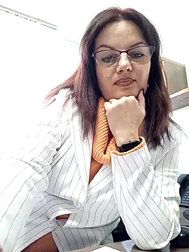 ValeriaLove43211 online show from 11-19-25, 09:53