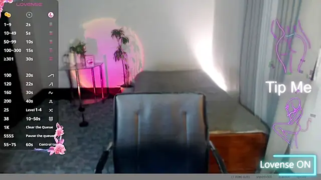 Snapshot of Divine_Goddesss chatting on 10-17-25, 04:27 Divine Goddesss online show from 10-17-25, 04:27