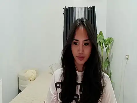 Divine Goddesss online show from 04-28-26, 07:51