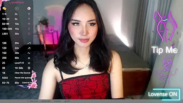 Snapshot of Divine_Goddesss chatting on 10-18-25, 04:03 Divine Goddesss online show from 10-18-25, 04:03