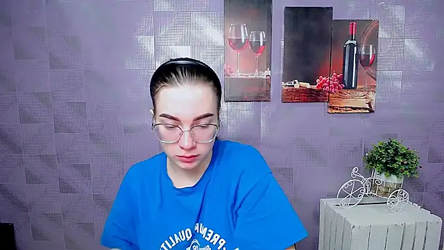 Snapshot of MiraBabe_ chatting on 11-18-25, 09:12 MiraBabe online show from 11-18-25, 09:12