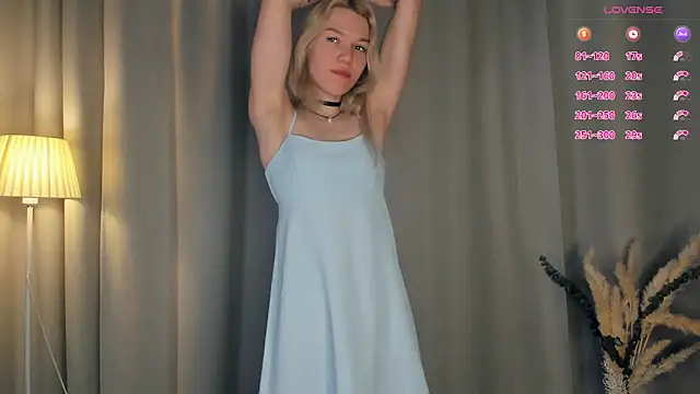 Snapshot of DianeHonnette chatting on 01-15-26, 07:28 DianeHonnette online show from 01-15-26, 07:28