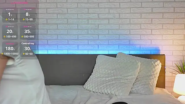 Snapshot of GarettVoss chatting on 10-08-25, 04:14 GarettVoss online show from 10-08-25, 04:14