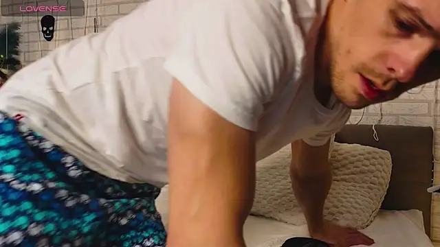 GarettVoss online show from 10-29-25, 06:23