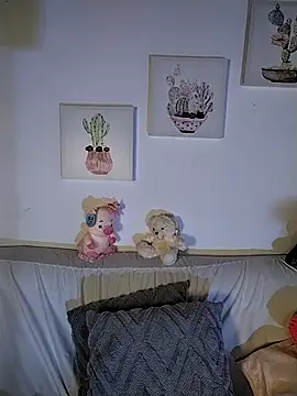 Suzanelee1 online show from 10-05-25, 09:27