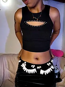 Suzanelee1 online show from 10-31-25, 12:51