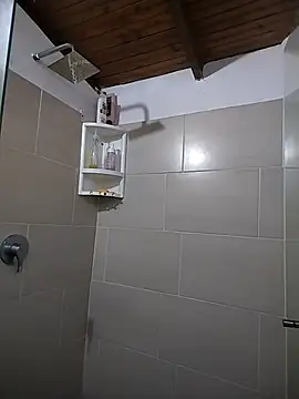 Suzanelee1 online show from 11-06-25, 04:22