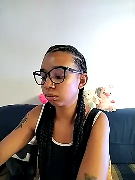 Suzanelee1 online show from 09-17-25, 05:15