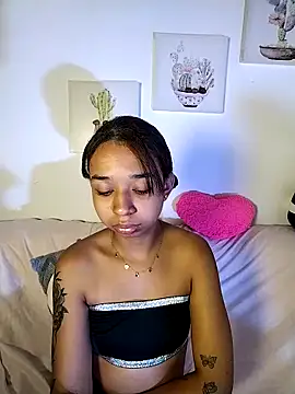 Suzanelee1 online show from 10-06-25, 09:43