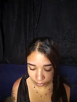 Suzanelee1 online show from 11-17-25, 11:31