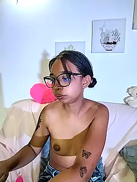 Suzanelee1 online show from 09-22-25, 10:05