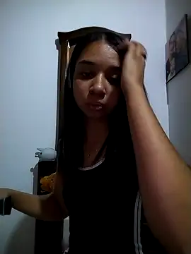 Suzanelee1 online show from 11-15-25, 12:03