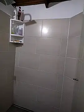 Suzanelee1 online show from 10-10-25, 03:07