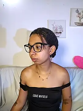 Suzanelee1 online show from 11-06-25, 02:26