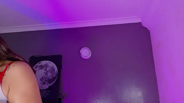 KeendraFox  online show from 12-17-25, 10:31