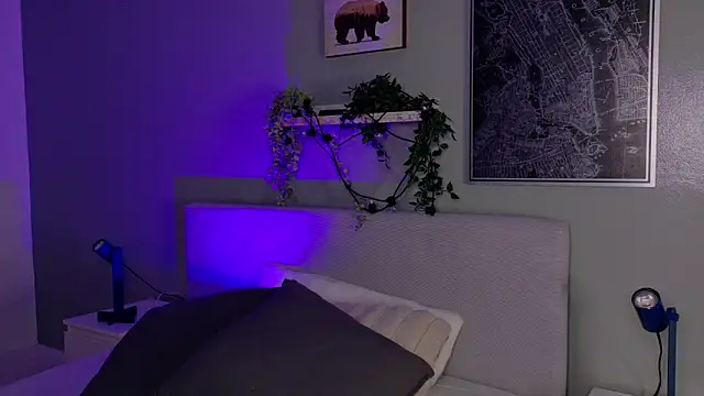 KeendraFox  online show from 04-10-26, 10:11