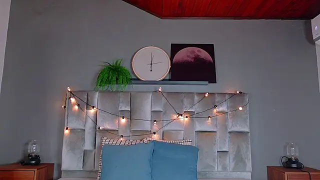 KeendraFox  online show from 03-01-26, 12:27