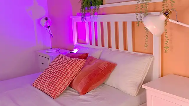 KeendraFox  online show from 04-05-26, 11:17