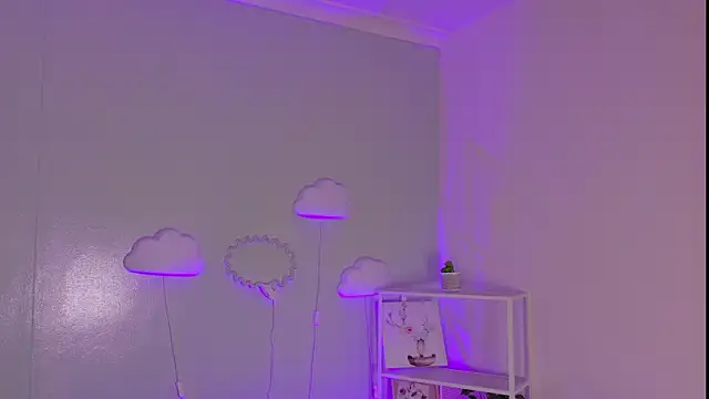 Snapshot of KeendraFox_ chatting on 06-19-26, 09:37 KeendraFox online show from 06-19-26, 09:37