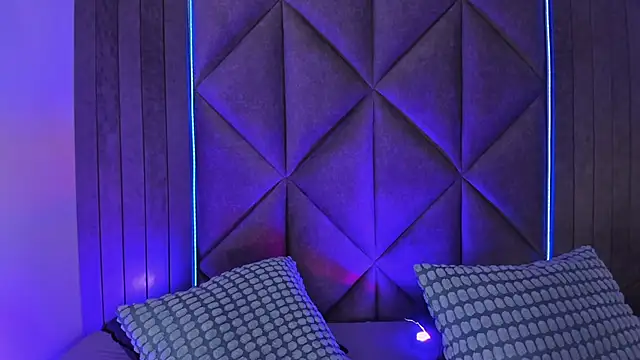 KeendraFox  online show from 09-22-25, 07:42