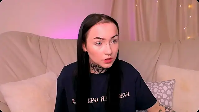 MollyKissy online show from 11-16-25, 09:36